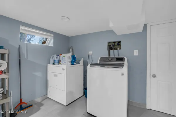 $2,600 | 325 Roosevelt Avenue, Oakhurst, NJ 07755