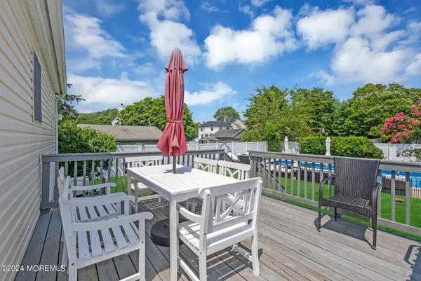 $2,600 | 325 Roosevelt Avenue, Oakhurst, NJ 07755