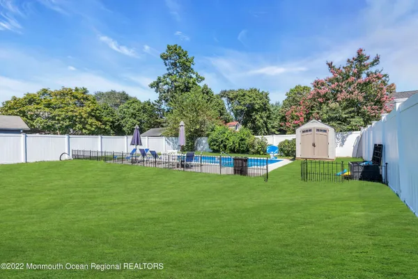 $2,600 | 325 Roosevelt Avenue, Oakhurst, NJ 07755