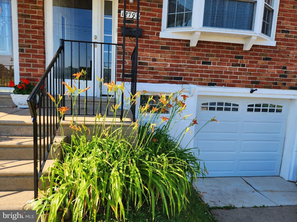 12793 Dunks Ferry Road Philadelphia, PA 19154 - Photo 2 of 35