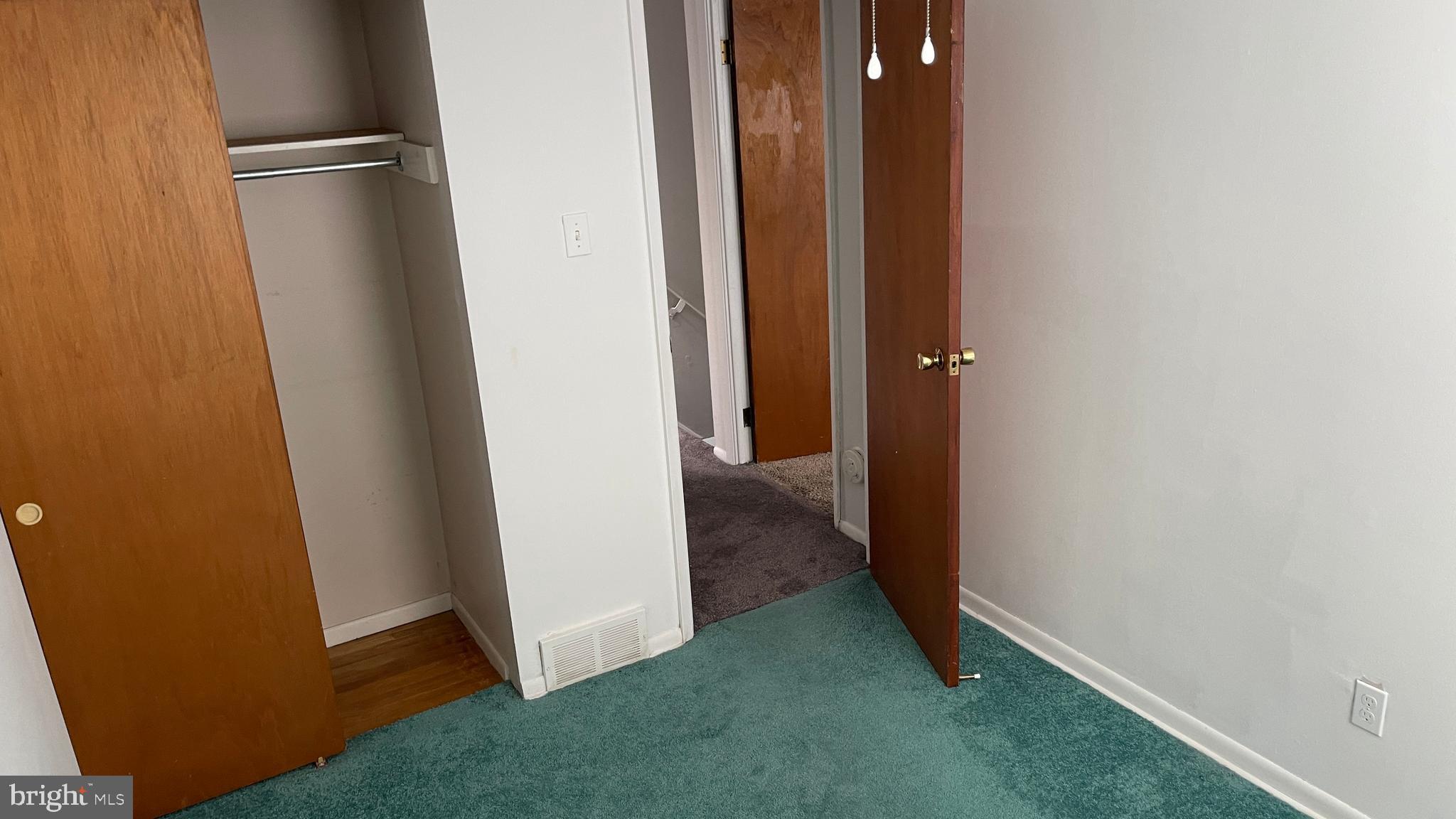 12793 Dunks Ferry Road Philadelphia, PA 19154 - Photo 23 of 35