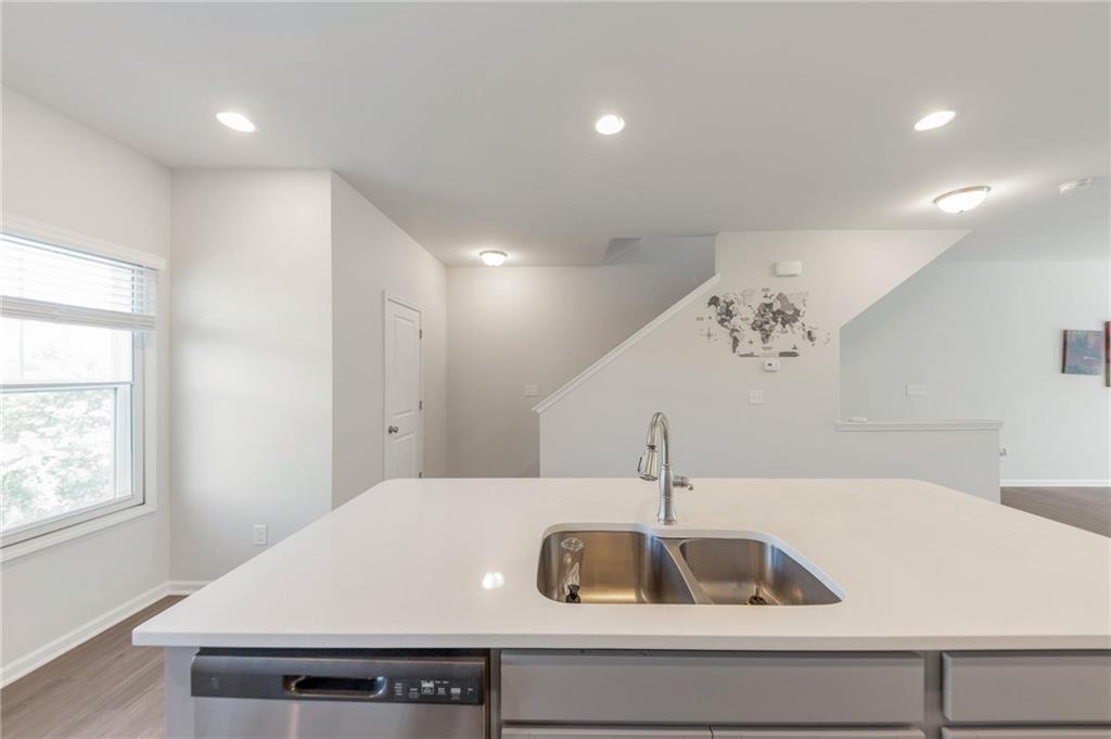 3625 Hawthorne Terrace Atlanta, GA 30337 - Photo 11 of 24