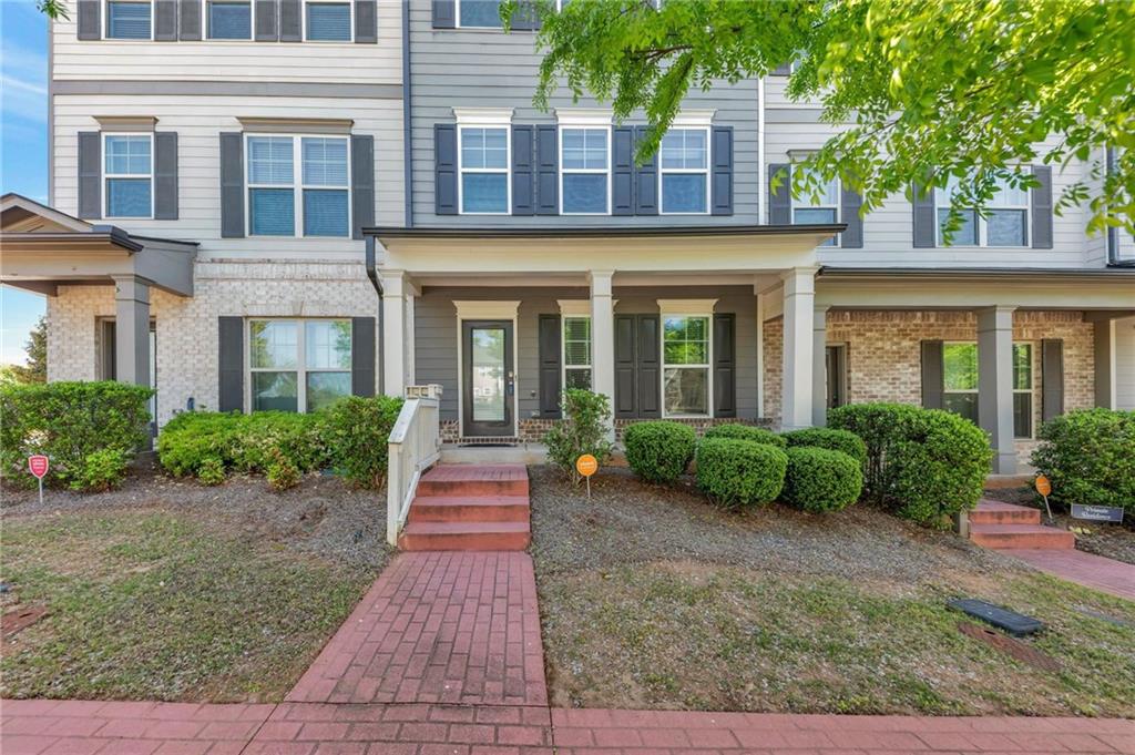 3625 Hawthorne Terrace Atlanta, GA 30337 - Photo 2 of 24