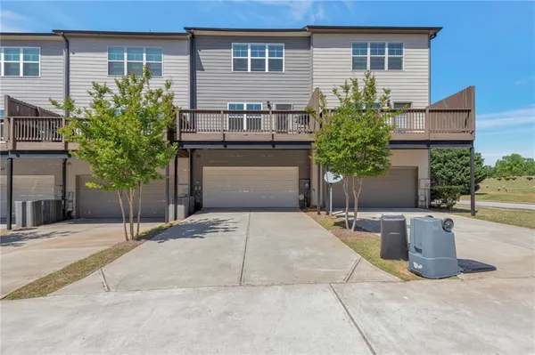 a house view with a outdoor space