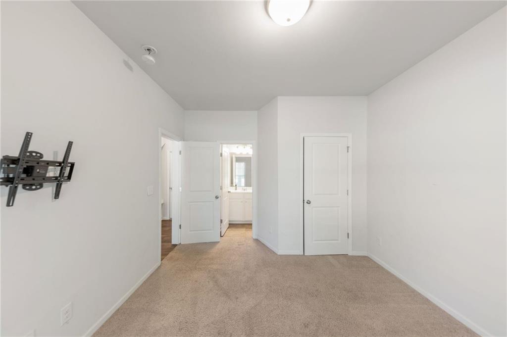 3625 Hawthorne Terrace Atlanta, GA 30337 - Photo 4 of 24