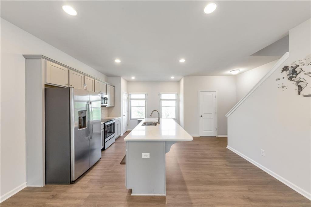 3625 Hawthorne Terrace Atlanta, GA 30337 - Photo 8 of 24
