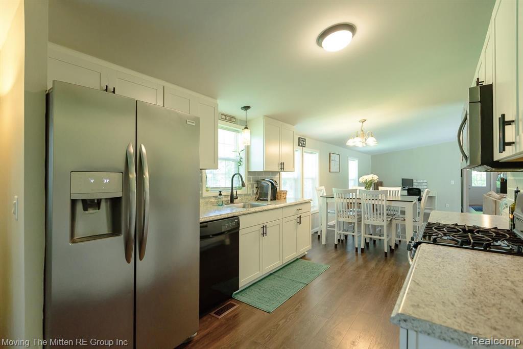 6543 Oakville Waltz Road Carleton, MI 48117 - Photo 8 of 52 Gallery Image 8
