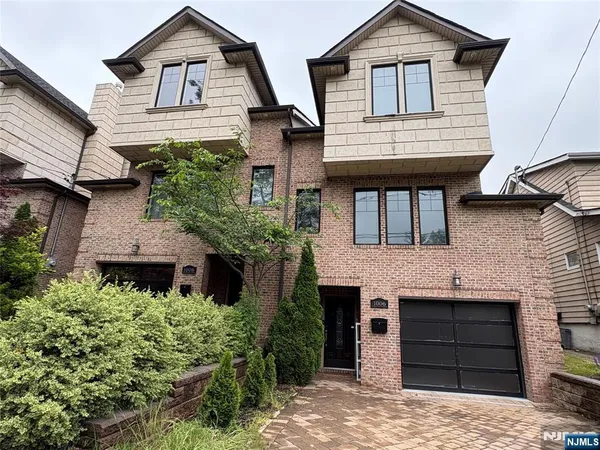 $999,000 | 1006 Morningside Lane, Fort Lee, NJ 07024