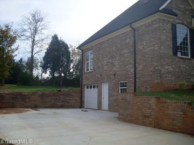 268 Raspberry Ridge Drive Clemmons, NC 27012 - Photo 3 of 16 Exterior Front.