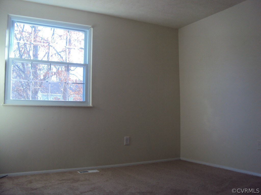 9301 Howze Road Glen Allen, VA 23060 - Photo 7 of 13 Gallery Image 7