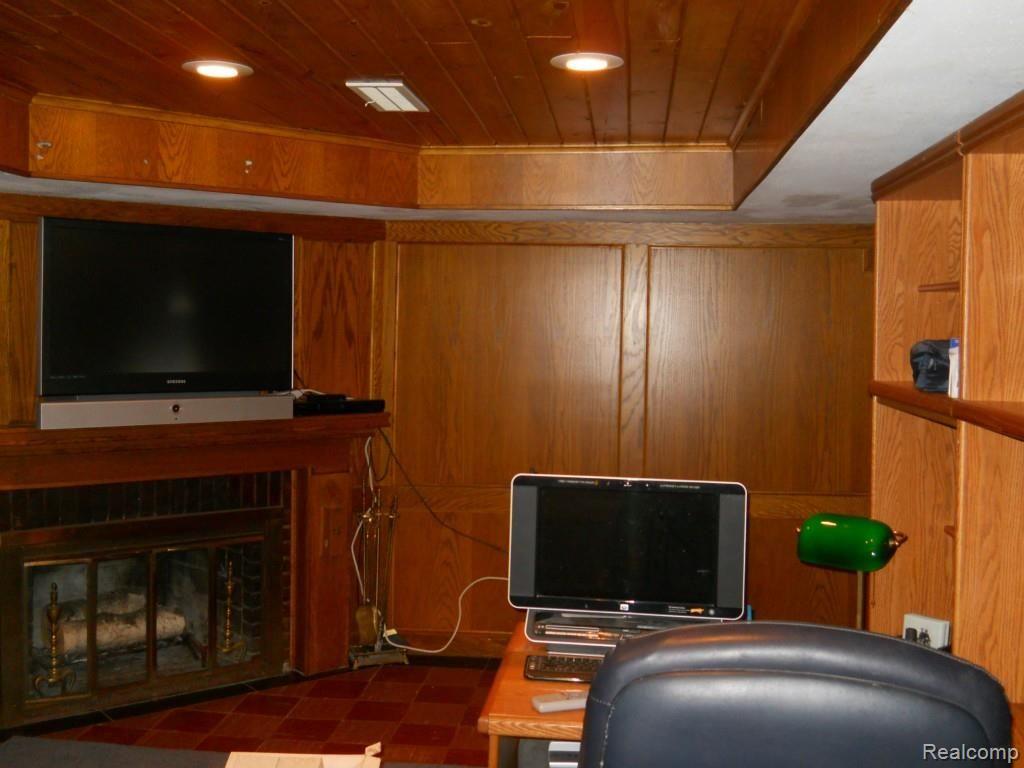 750 Westchester Road Grosse Pointe, MI 48230 - Photo 19 of 25 DSCN4531.jpg