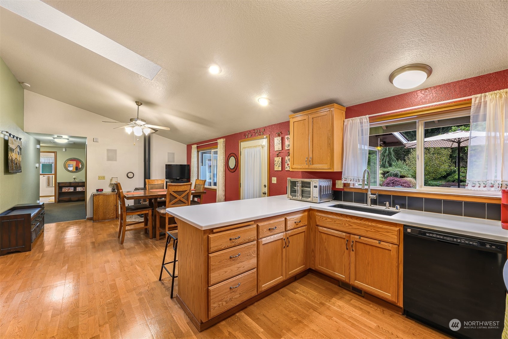 5133 Maytown Road Southwest Olympia, WA 98512 - Photo 10 of 40 Gallery Image 10