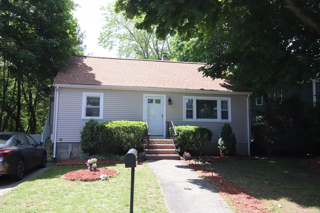 19 Juliette Road Saugus, MA 01906 - Photo 2 of 39