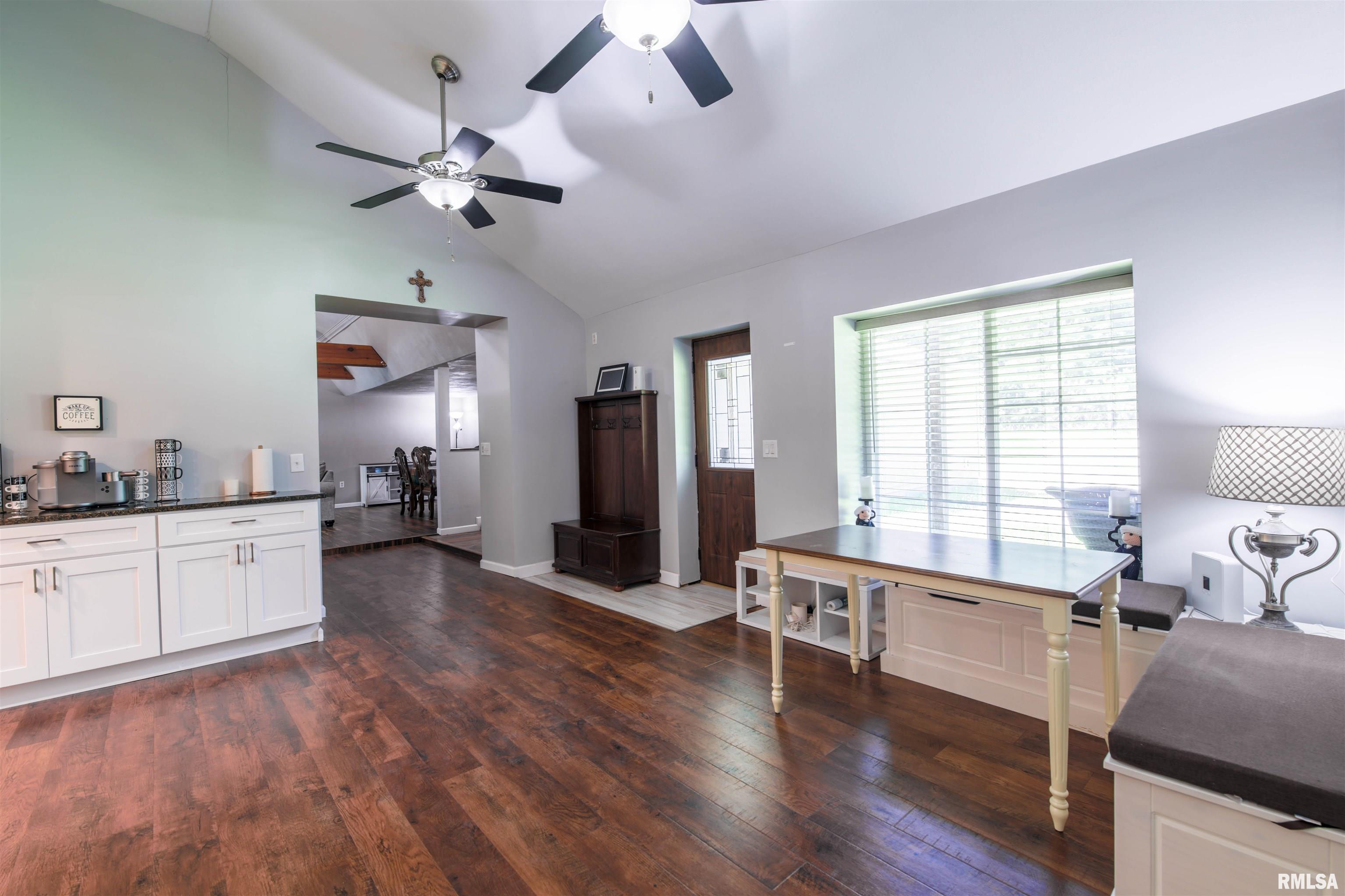 1562 Spring Bay Road East Peoria, IL 61611 - Photo 37 of 52