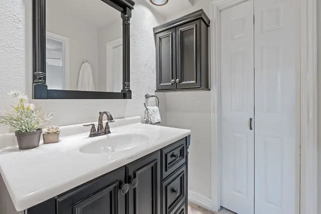 $750,000 | 4706 Cap Rock Drive, Austin, TX 78735