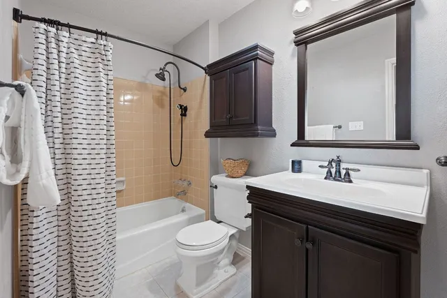 $750,000 | 4706 Cap Rock Drive, Austin, TX 78735