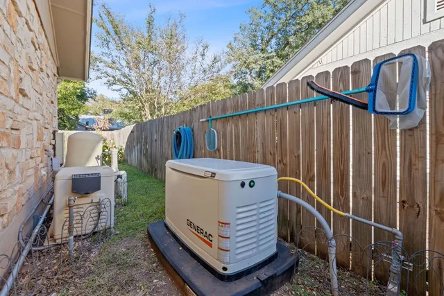 $750,000 | 4706 Cap Rock Drive, Austin, TX 78735