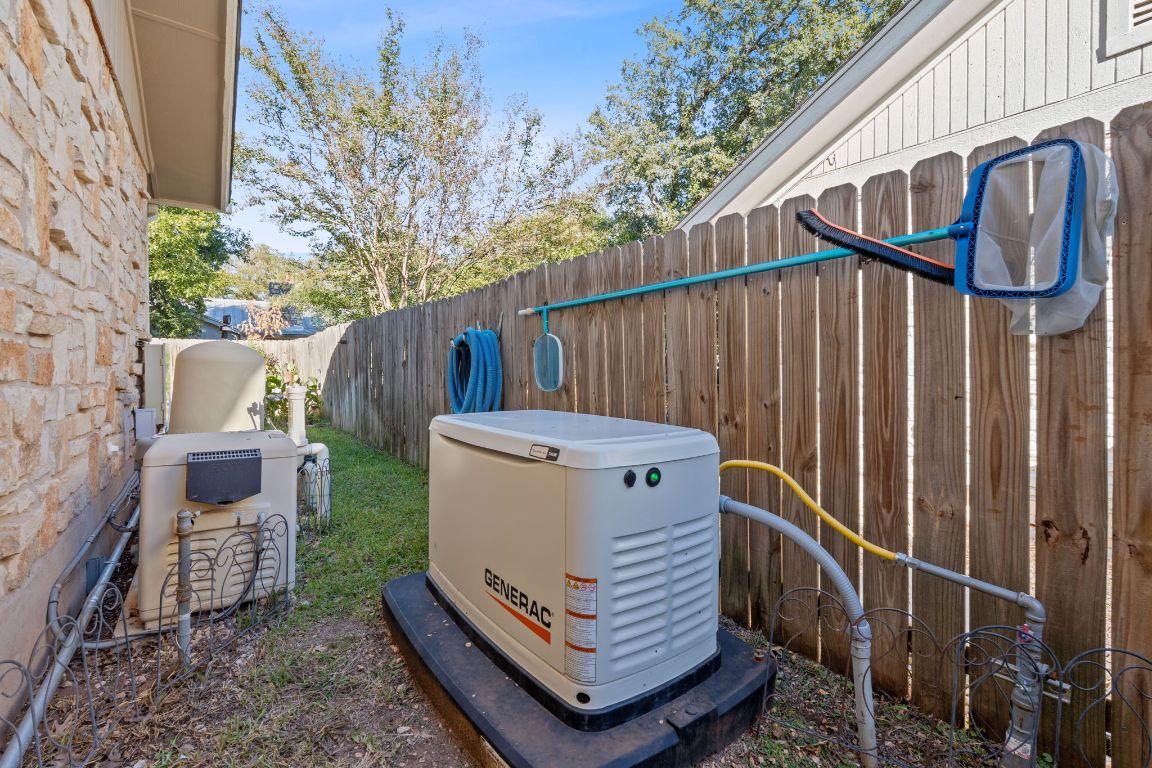 4706 Cap Rock Drive Austin, TX 78735 - Photo 33 of 40 a view of a backyard with sitting area