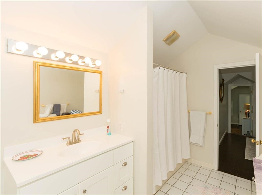 298 Ocean Road Narragansett, RI 02882 - Photo 15 of 19