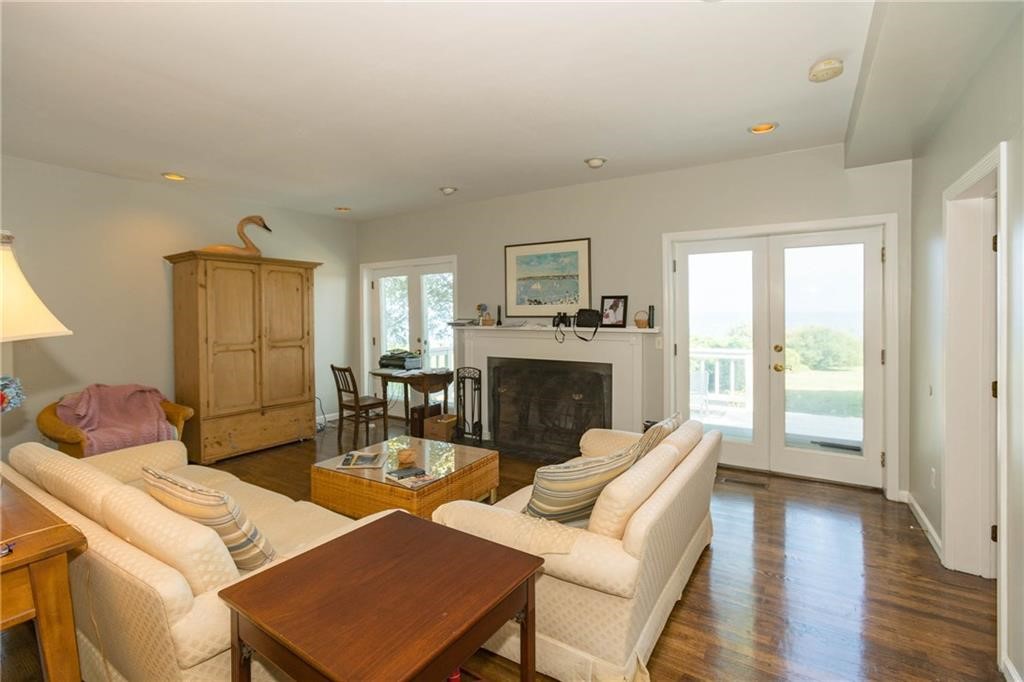 298 Ocean Road Narragansett, RI 02882 - Photo 8 of 19