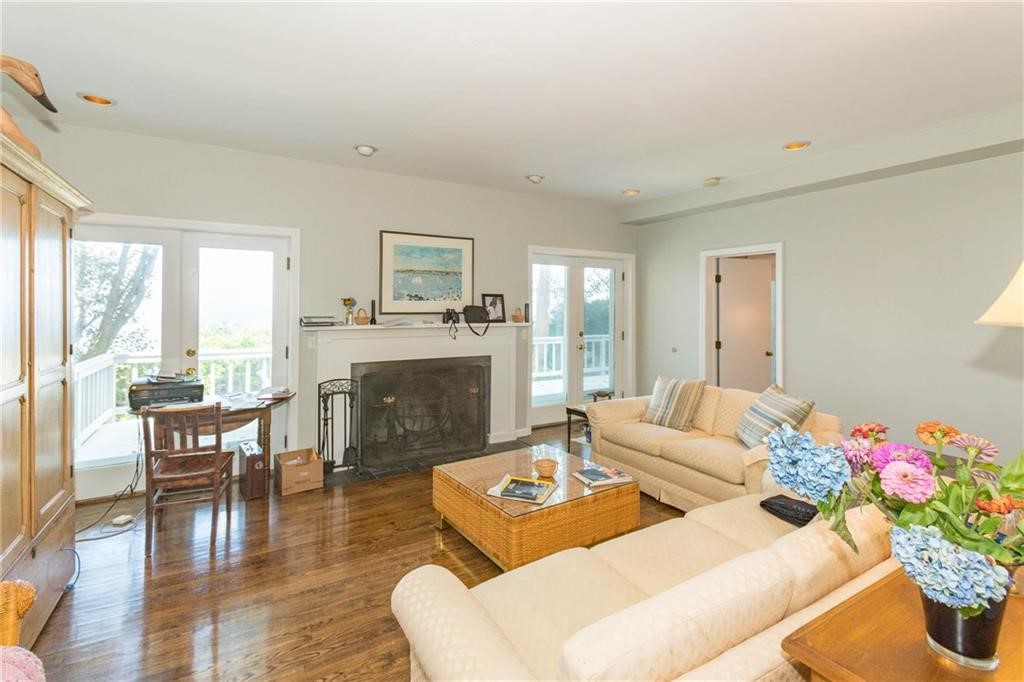 298 Ocean Road Narragansett, RI 02882 - Photo 10 of 19