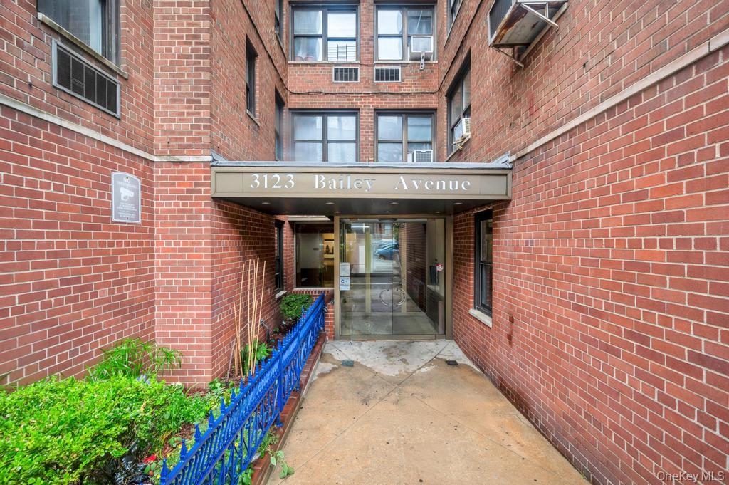 3123 Bailey Avenue, Unit 4A Bronx, NY 10463 - Photo 24 of 27 a view of a pathway along the building