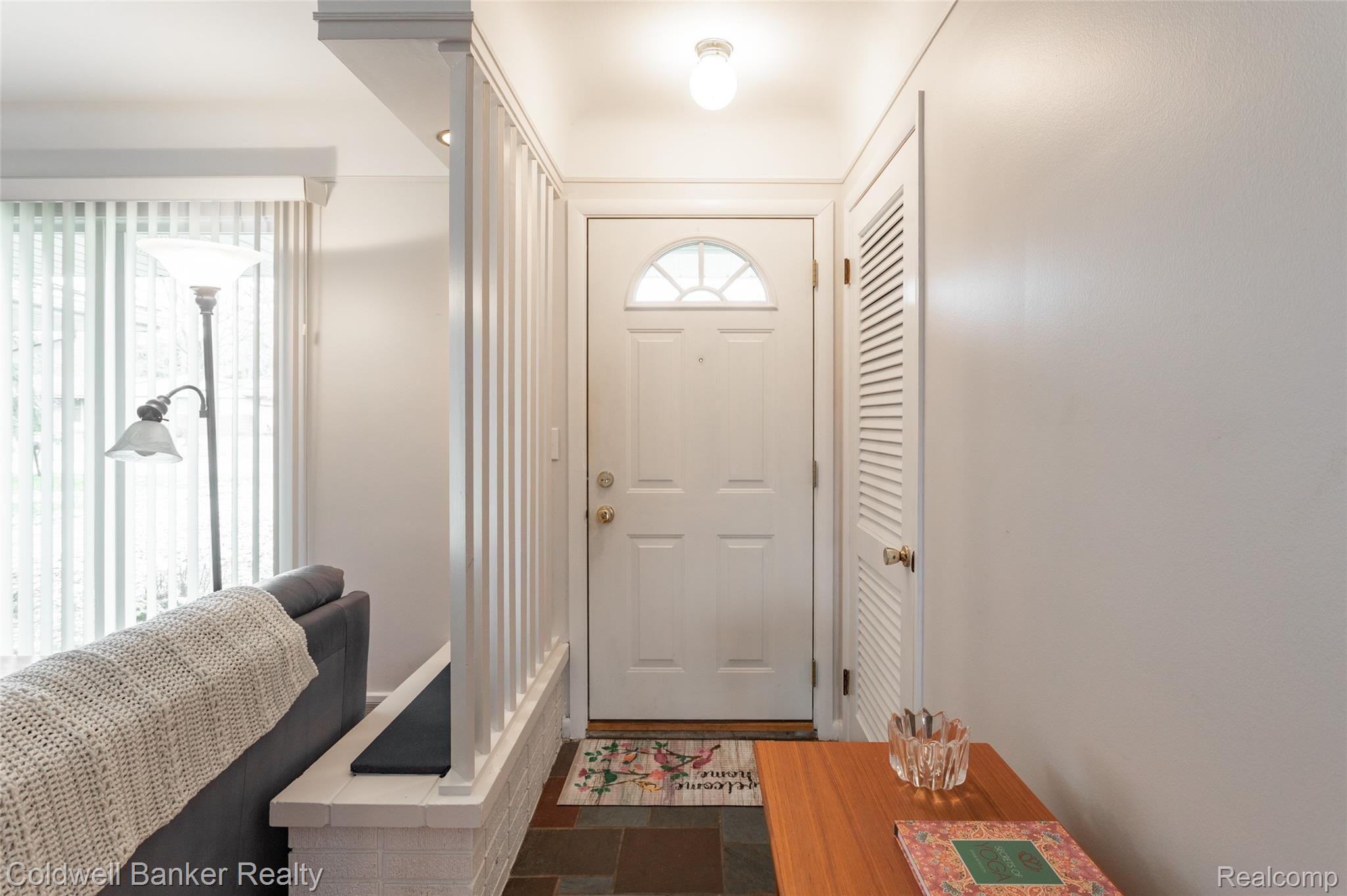 32143 Hearthstone Road Farmington, MI 48334 - Photo 3 of 31 Entry