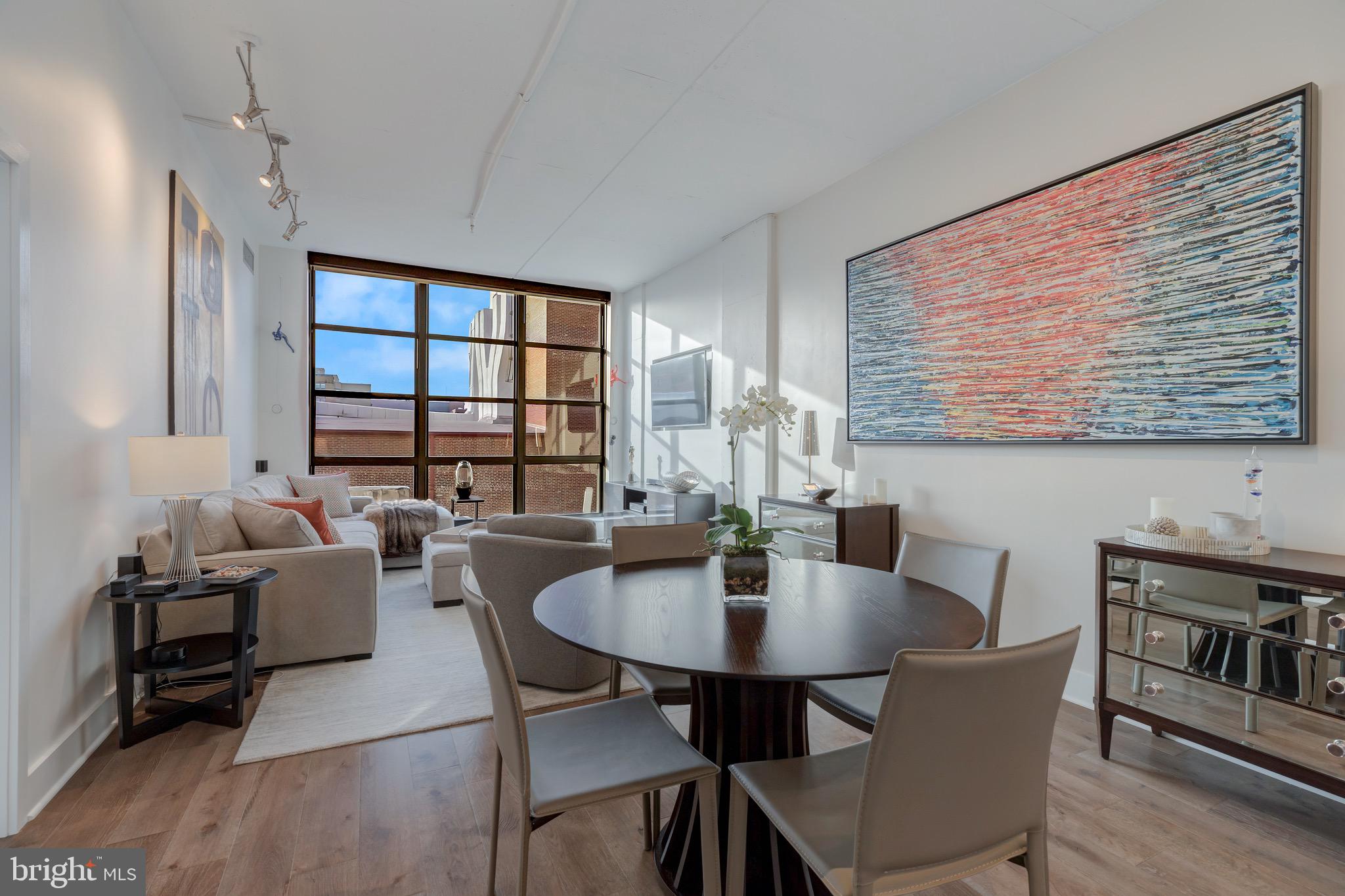 2020 12th Street Northwest, Unit 417 Washington, DC 20009 - Photo 9 of 34 Living/Dining Room