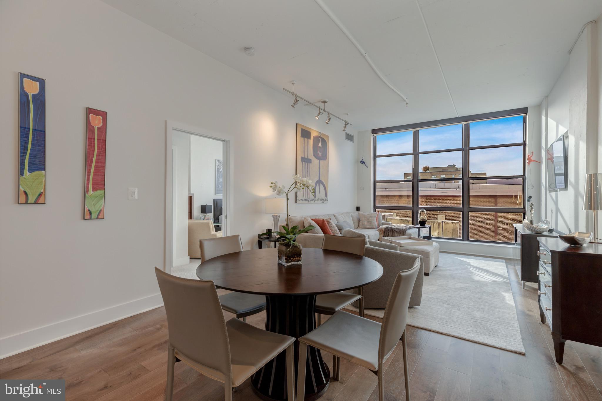 2020 12th Street Northwest, Unit 417 Washington, DC 20009 - Photo 10 of 34 Living/Dining Room