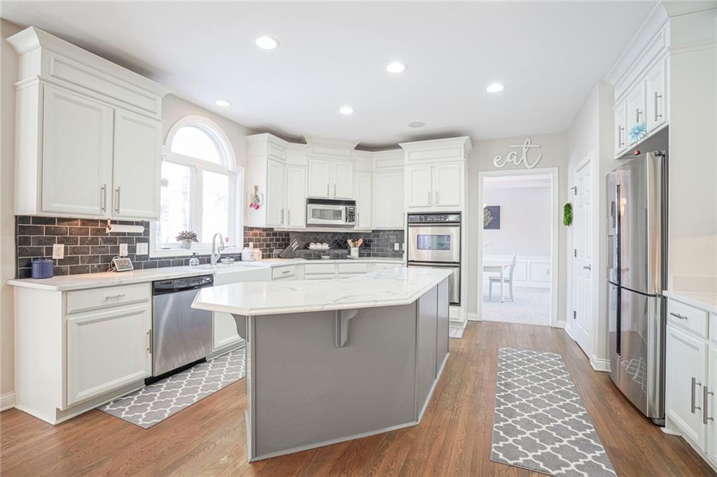 7648 Spring Ridge Drive Indianapolis, IN 46278 - Photo 5 of 39 Gallery Image 5