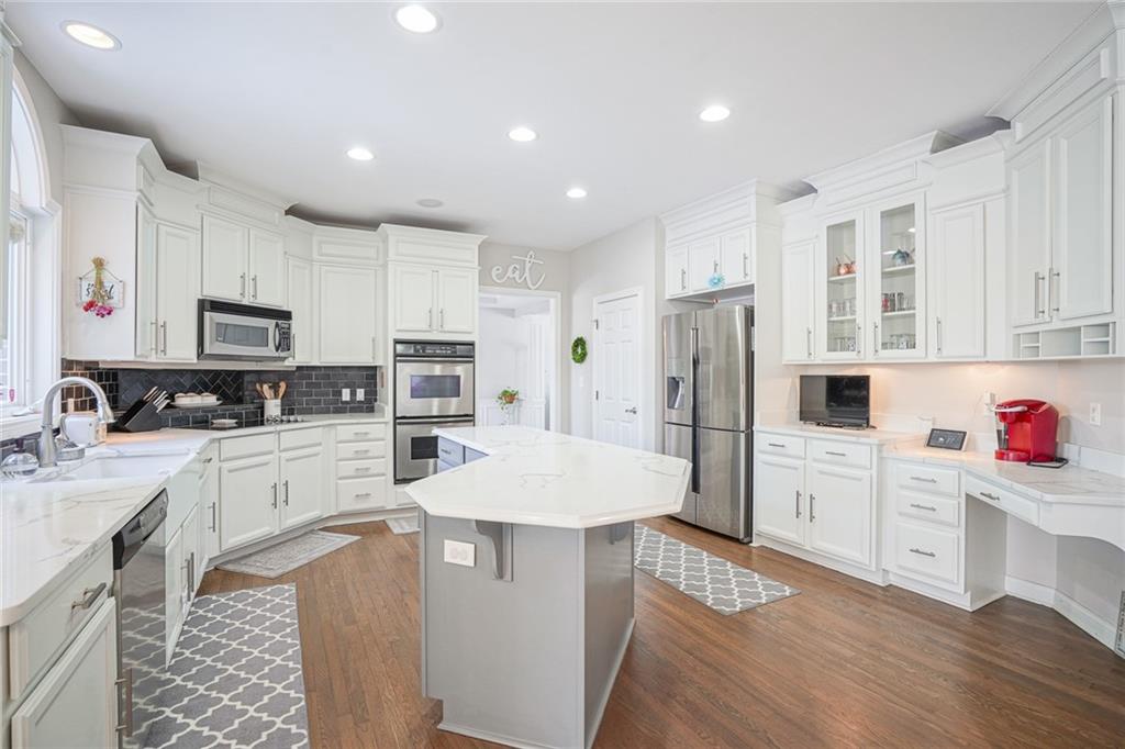 7648 Spring Ridge Drive Indianapolis, IN 46278 - Photo 6 of 39 Gallery Image 6