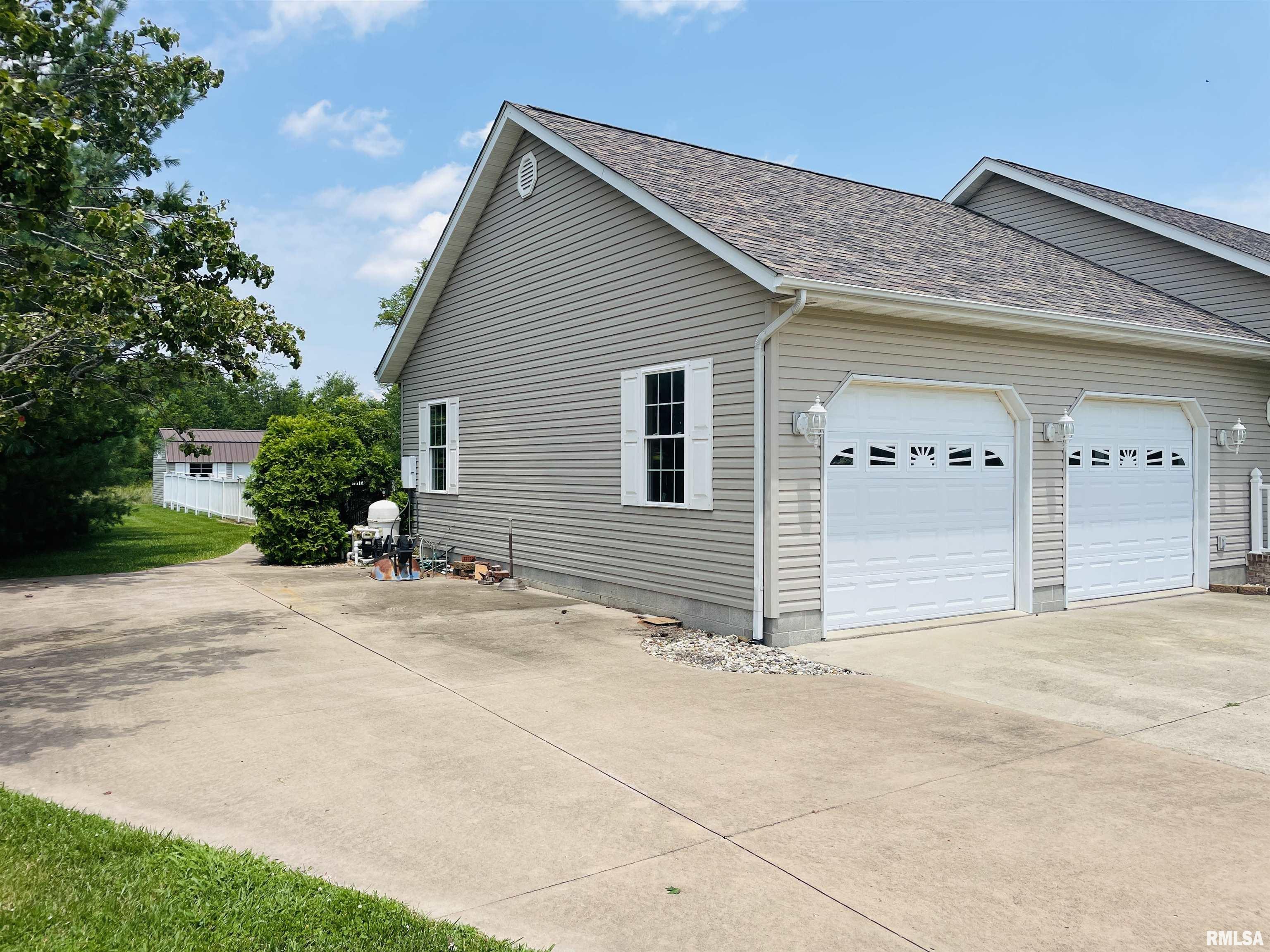 5169 Baker Road Salem, IL 62881 - Photo 6 of 56