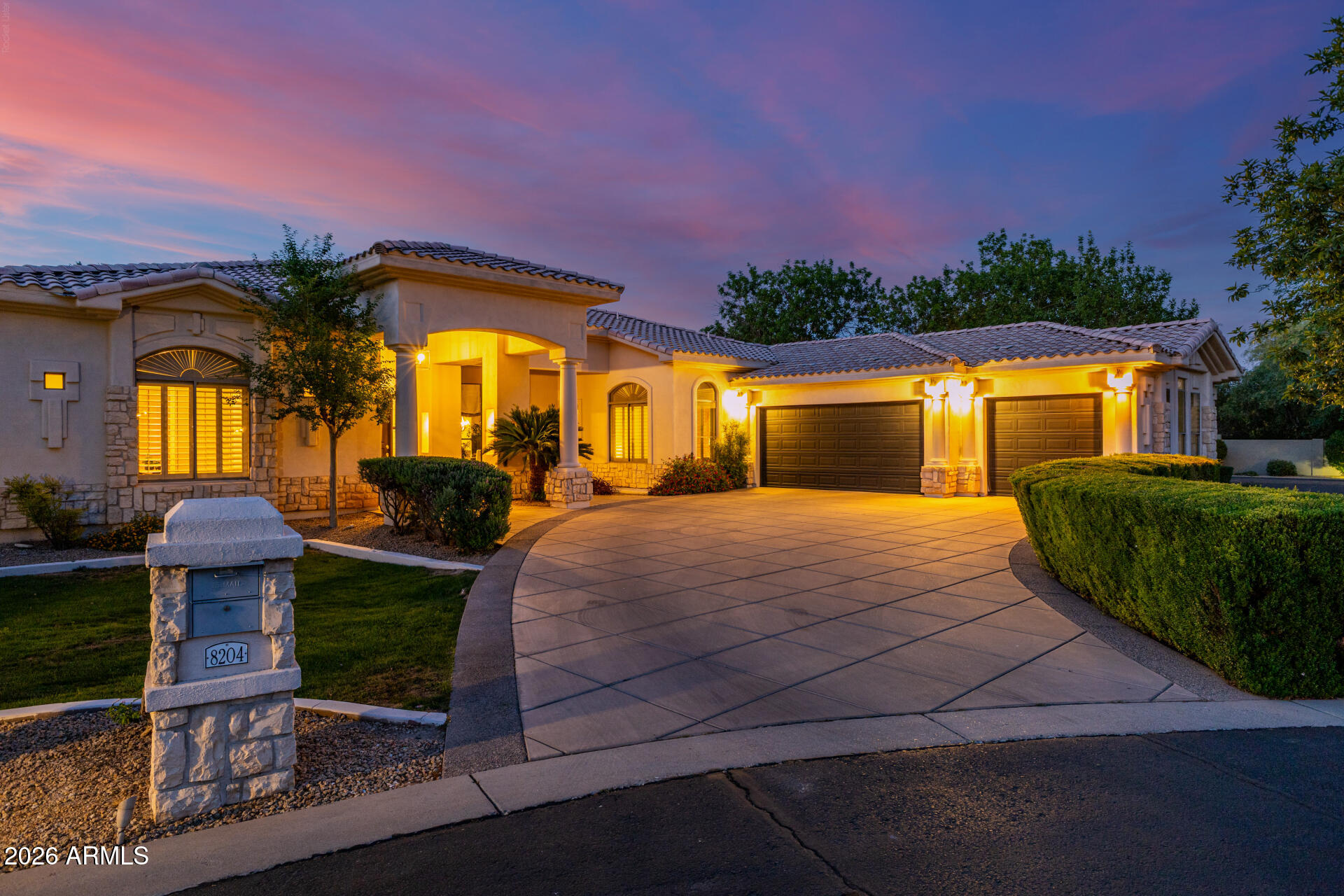 8204 South Homestead Lane Tempe, AZ 85284 - Photo 2 of 84 Homestead