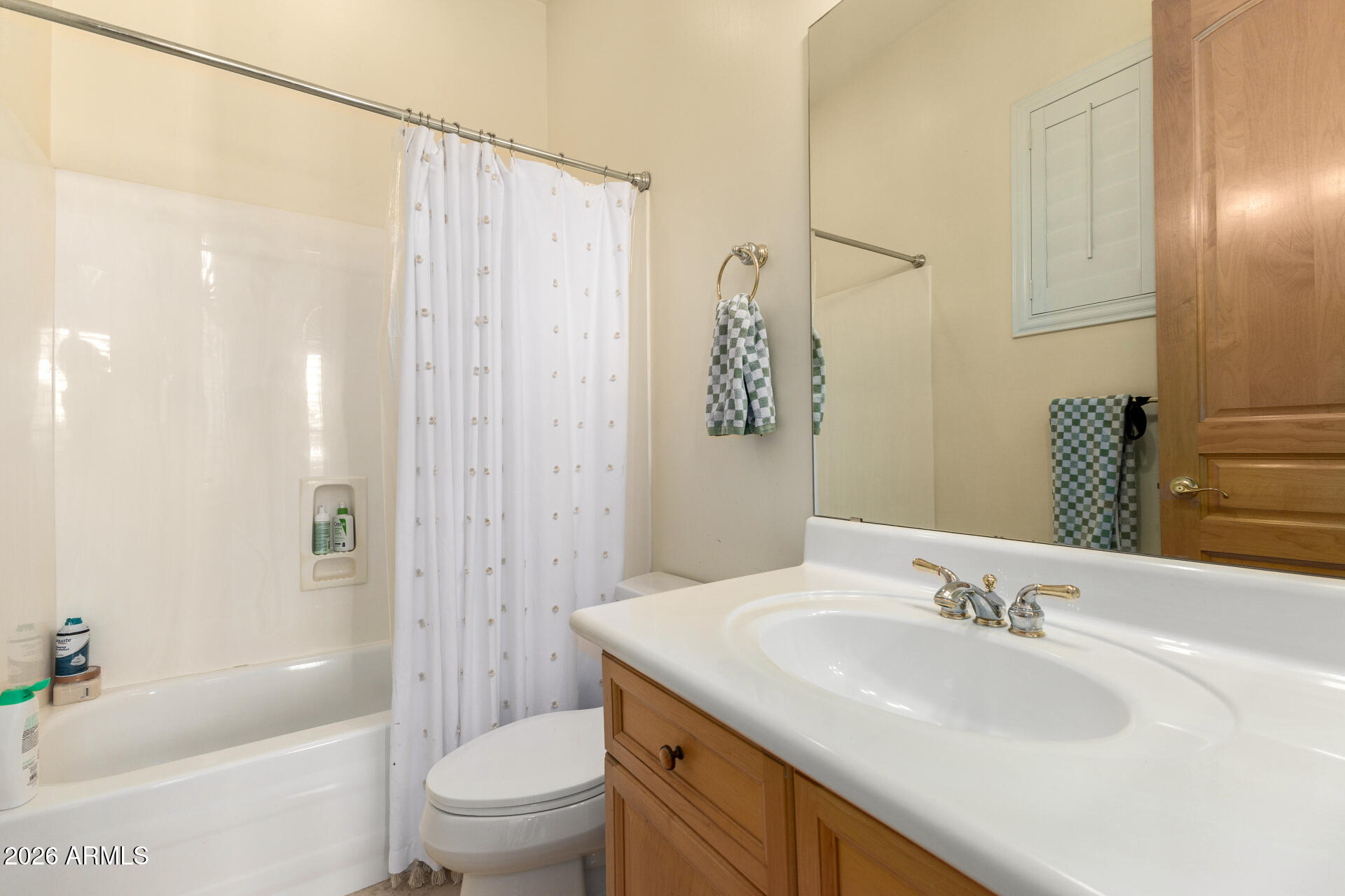 8204 South Homestead Lane Tempe, AZ 85284 - Photo 45 of 84 2nd Bedroom ensuite bathroom