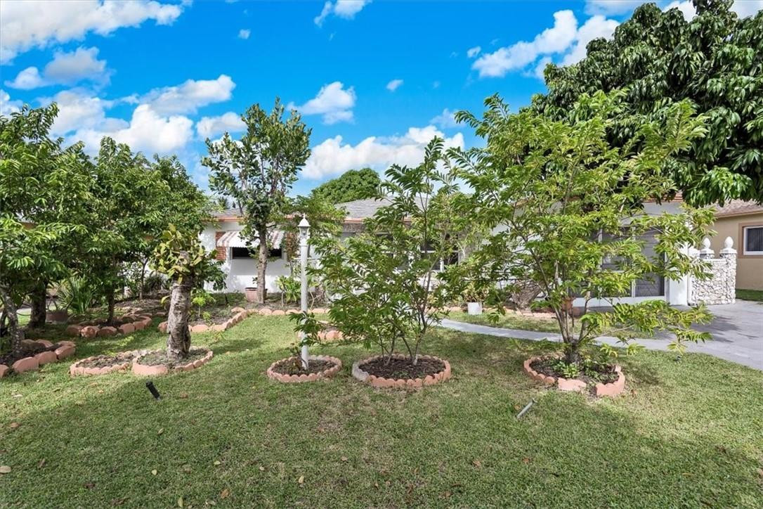 830 Southwest 50th Avenue Margate, FL 33068 - Photo 5 of 30 a view of yard
