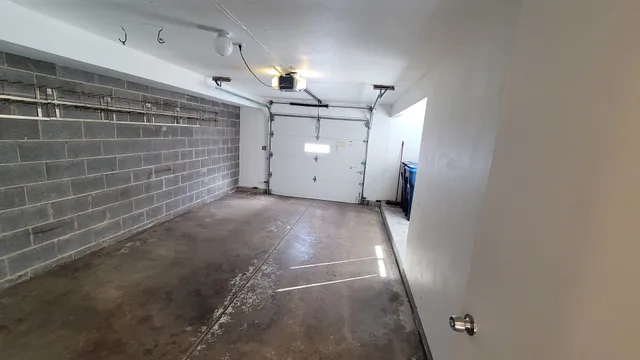 $1,995 | 120 Cotuit Court, Unit 120, Schaumburg, IL 60193