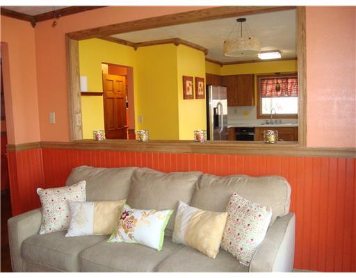 128 Chestnut Ridge Road Acme, PA 15610 - Photo 3 of 18 Living Room.