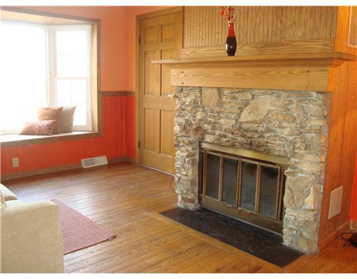 128 Chestnut Ridge Road Acme, PA 15610 - Photo 5 of 18 Living Room.