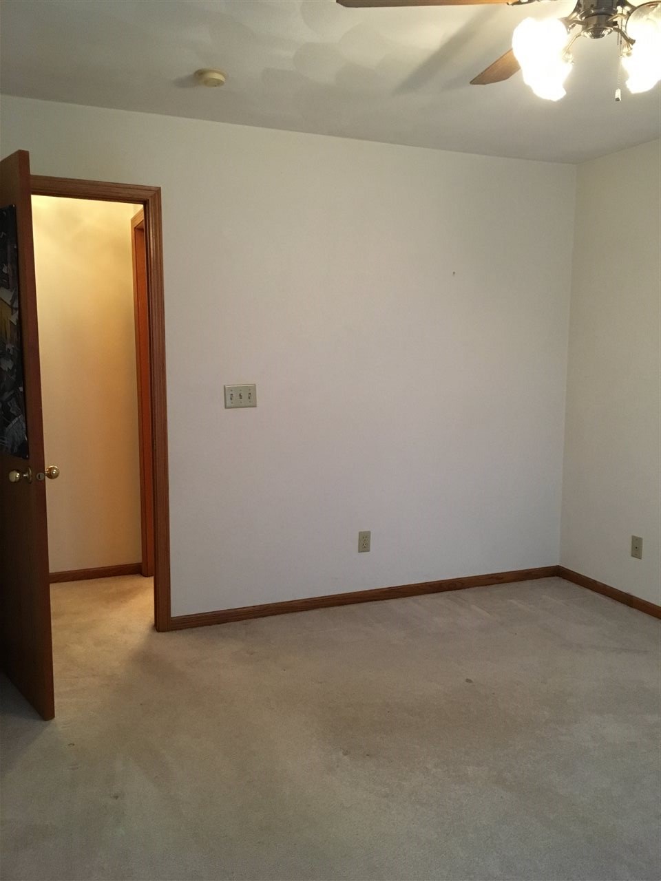 6620 North Point Road, Unit 2 Rockford, IL 61108 - Photo 5 of 21 a view of an empty room