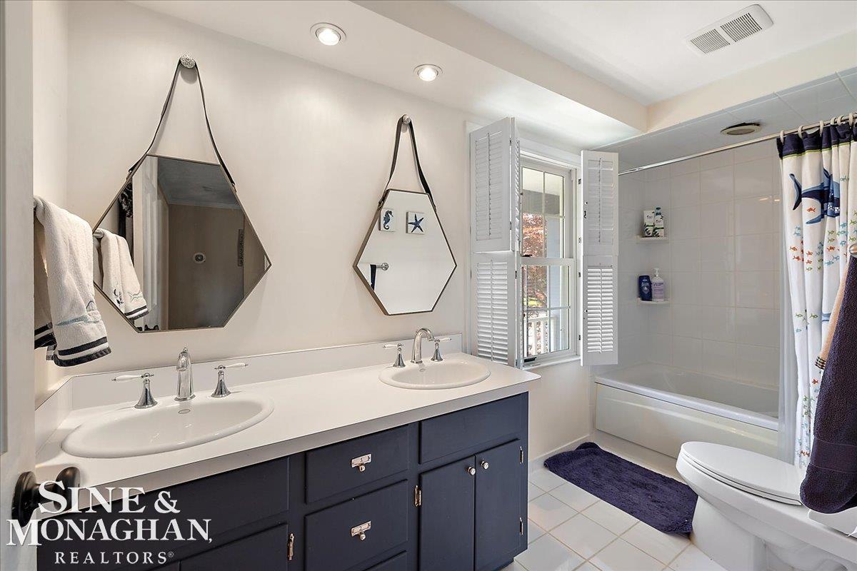 40 Warner Road Grosse Pointe, MI 48236 - Photo 38 of 51 50173834-bb63e698-6661-4199-b552-ca6c7df3d3b7.JPG
