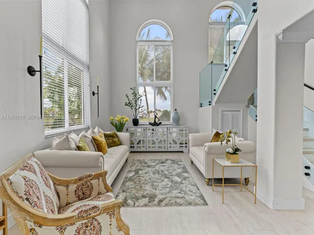 $1,150,000 | 5226 Southwest 160th Avenue, Miami, FL 33185