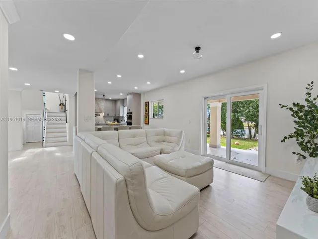 $1,150,000 | 5226 Southwest 160th Avenue, Miami, FL 33185