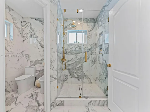 $1,150,000 | 5226 Southwest 160th Avenue, Miami, FL 33185