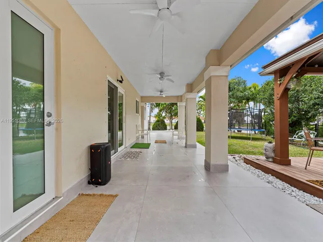 $1,150,000 | 5226 Southwest 160th Avenue, Miami, FL 33185