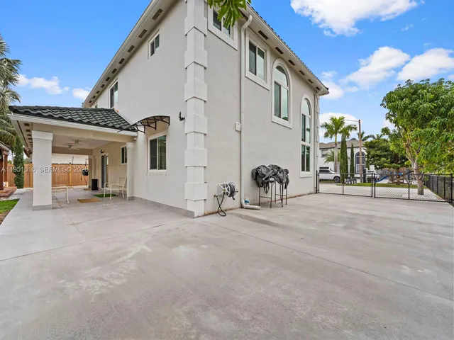 $1,150,000 | 5226 Southwest 160th Avenue, Miami, FL 33185