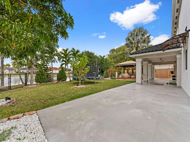 $1,150,000 | 5226 Southwest 160th Avenue, Miami, FL 33185