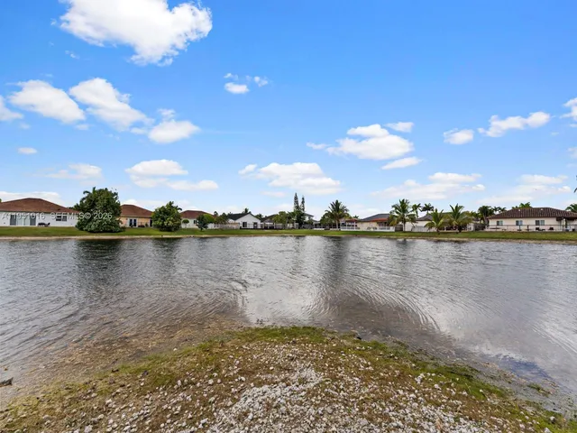 $1,150,000 | 5226 Southwest 160th Avenue, Miami, FL 33185