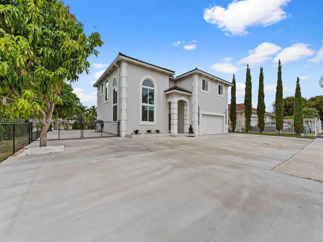 $1,150,000 | 5226 Southwest 160th Avenue, Miami, FL 33185