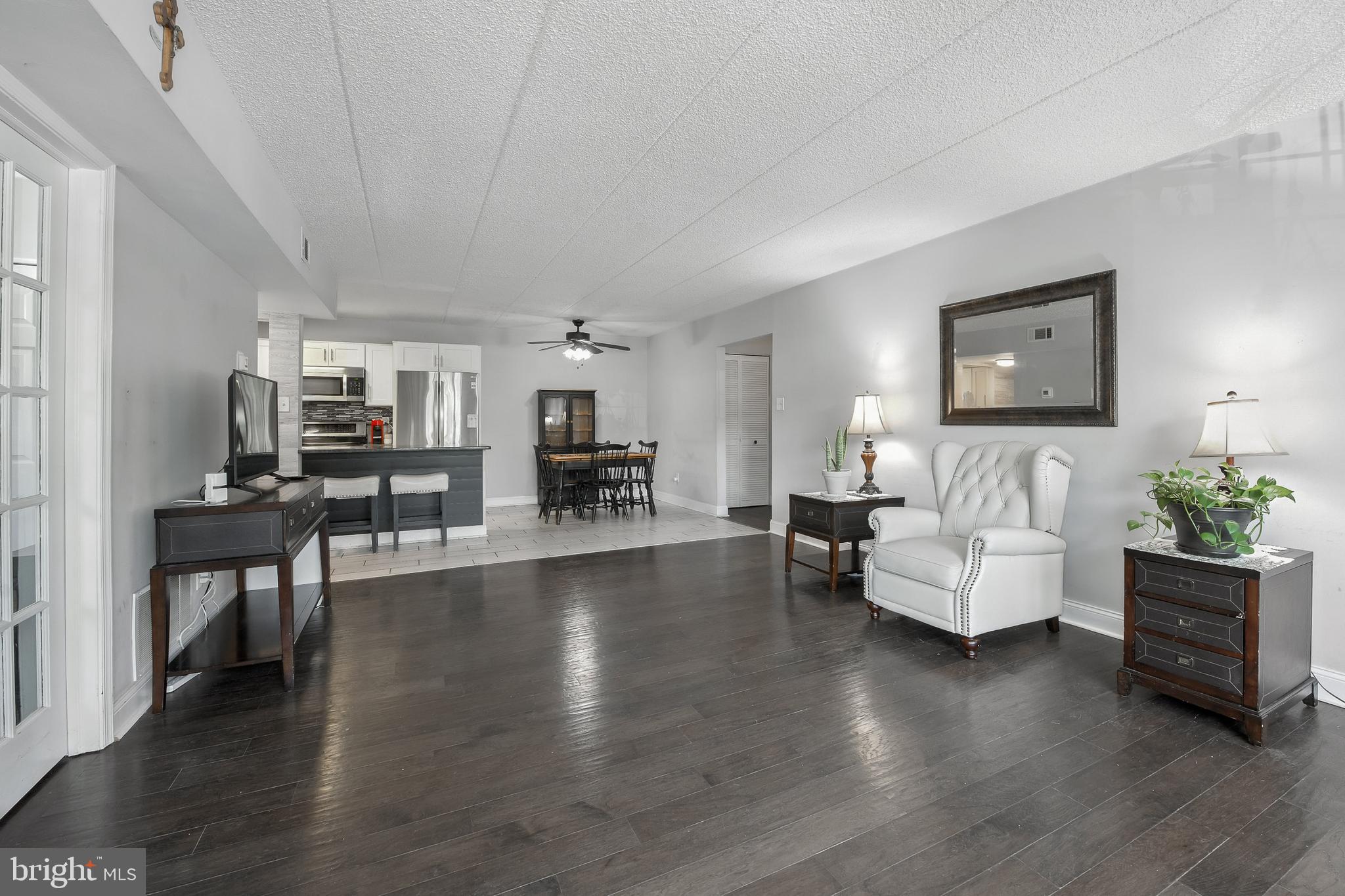 101 Riversedge Drive, Unit CONDO 101 Norristown, PA 19403 - Photo 3 of 23 Gallery Image 3