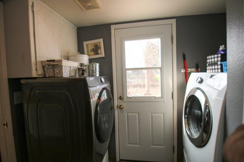 8053 South Rio Avenue Reedley, CA 93654 - Photo 9 of 30 a utility room with dryer and washer